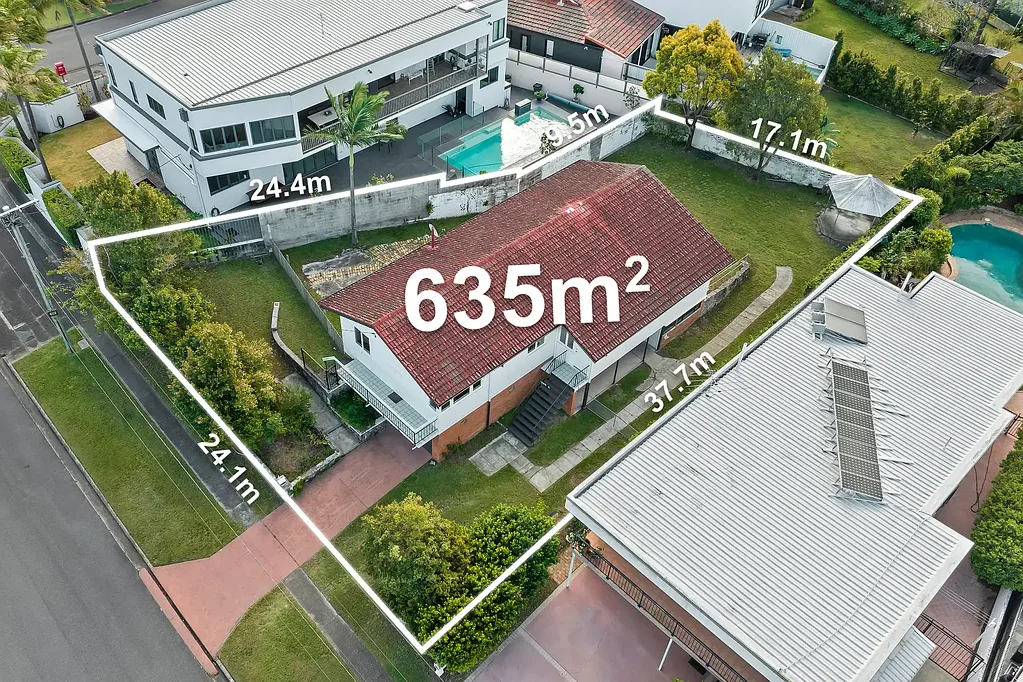 Balmoral 4 Bedroom Outstanding location, size, value