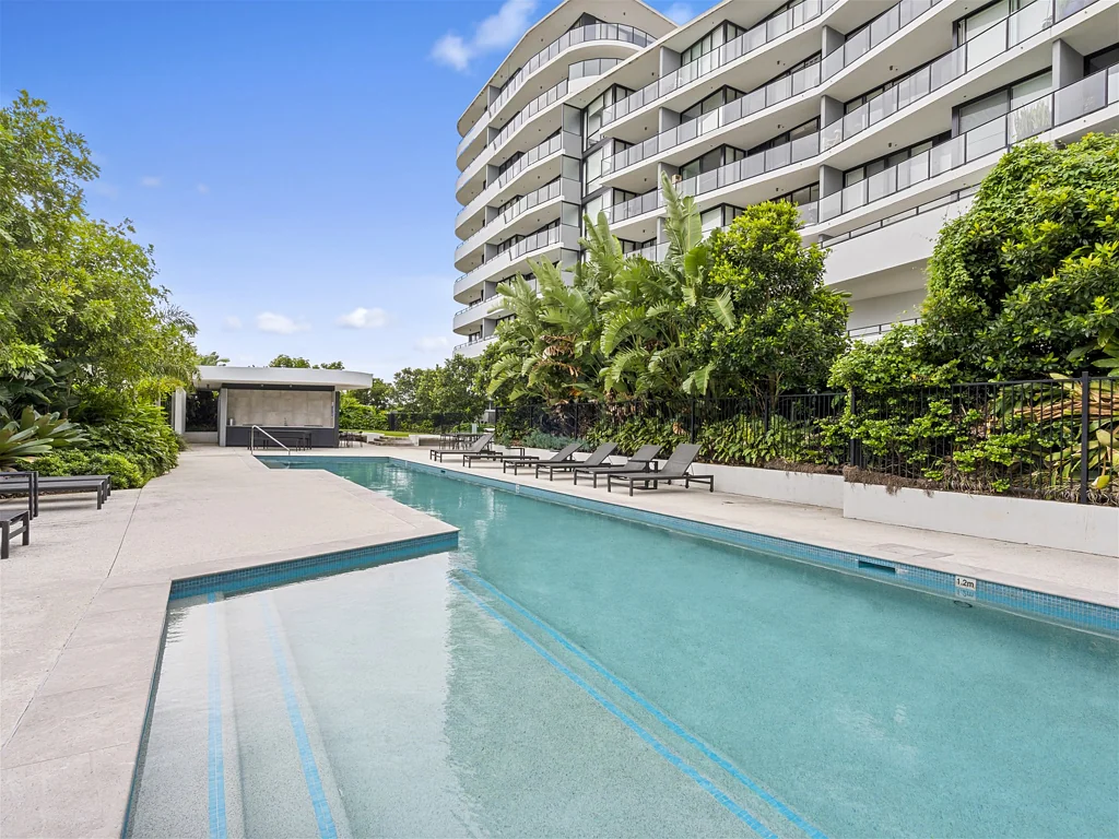 Hope Island 2 Bedroom Stylish Apartment with Water and Hinterland Views in a Prime Waterfront Complex!