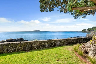 2/259 Hurstmere Road, Takapuna, North Shore City