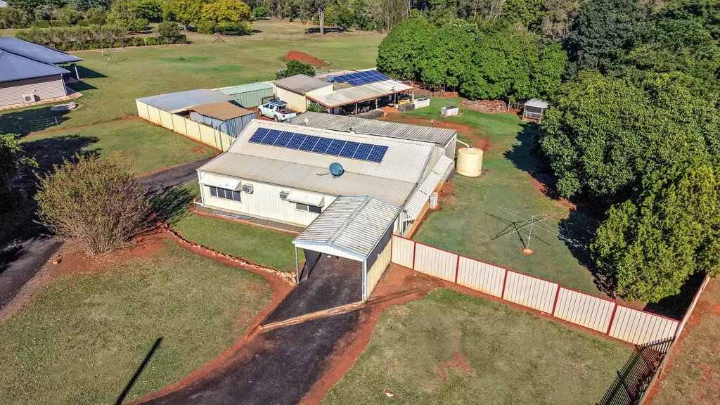 Redridge TWO HOMES, ONE PROPERTY - THE ULTIMATE DUAL-LIVING LIFESTYLE ON 1.5 ACRES