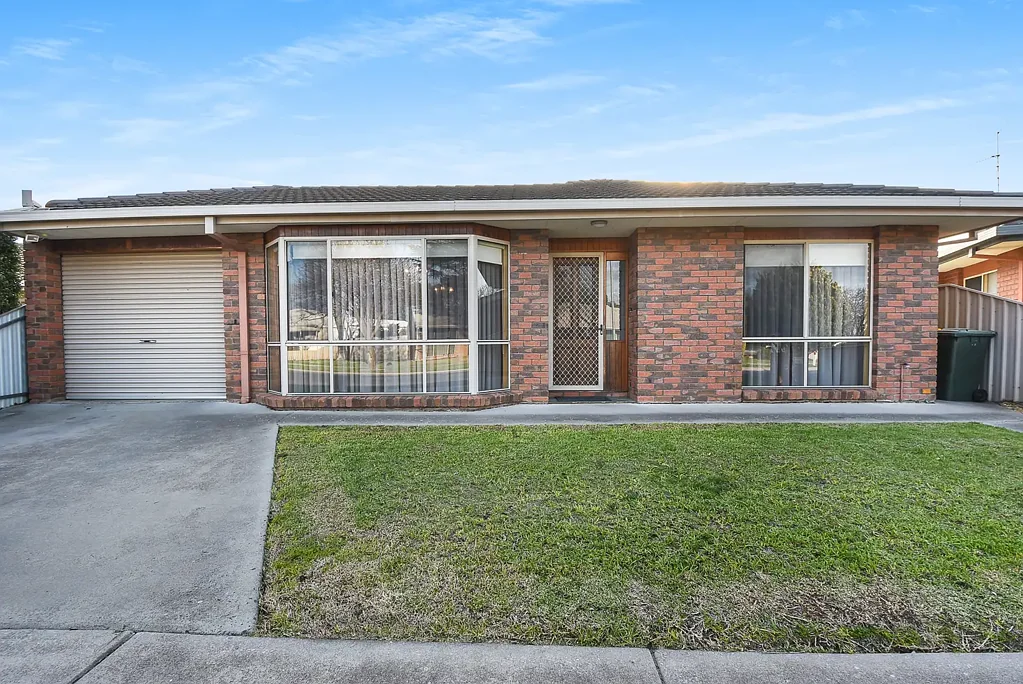 13 Selkirk Drive, Horsham, VIC 3400