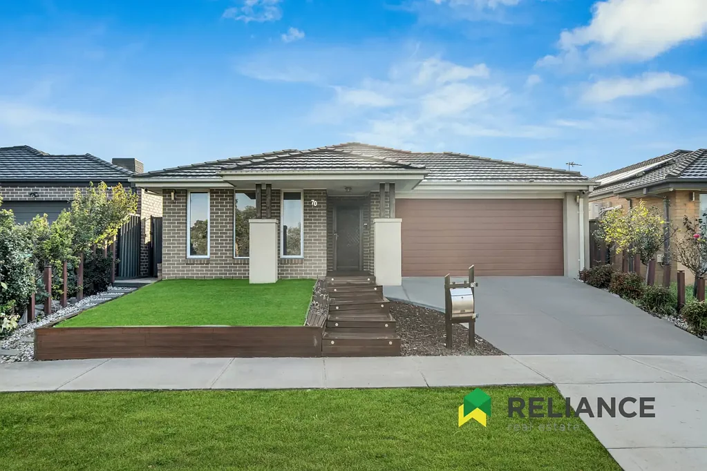 *UNDER APPLICATION* Perfectly Positioned Family Living in the Heart of Truganina!