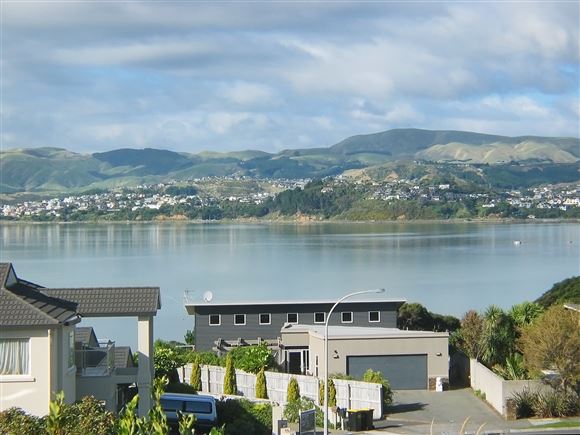 56 Saint Ives Drive, Camborne, Porirua, 4 Bedrooms, 2 Bathrooms