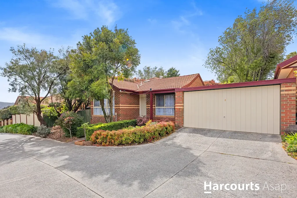Endeavour Hills 3ਬੈੱਡਰੂਮ A Hidden Gem in Heritage Park – Immaculate, Rare & Highly Sought-After Opportunity in Endeavour Hills