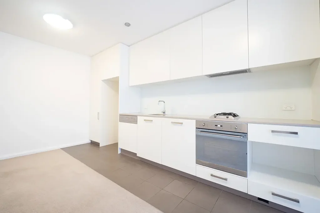 Convenient North Facing Studio