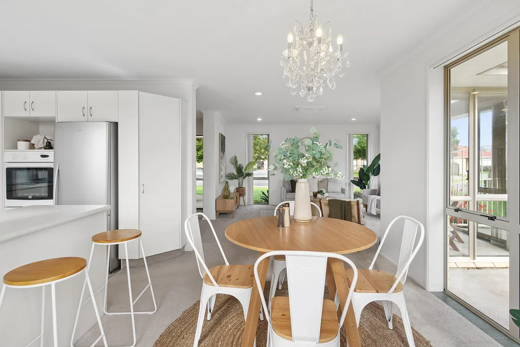 Papamoa 3房  Timeless, Solid, Spacious Back Yard!