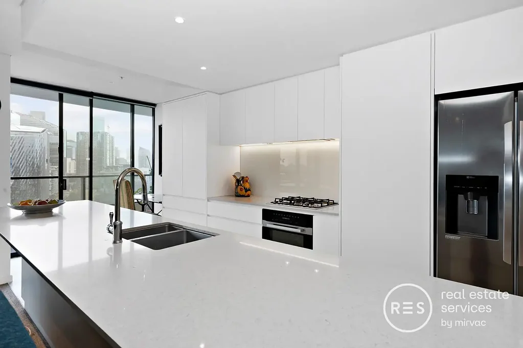 Spacious & Light-Filled Unfurnished Apartment