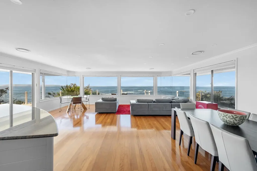 Berrara 5房  Positioned in a tightly held, blue-chip coastal enclave