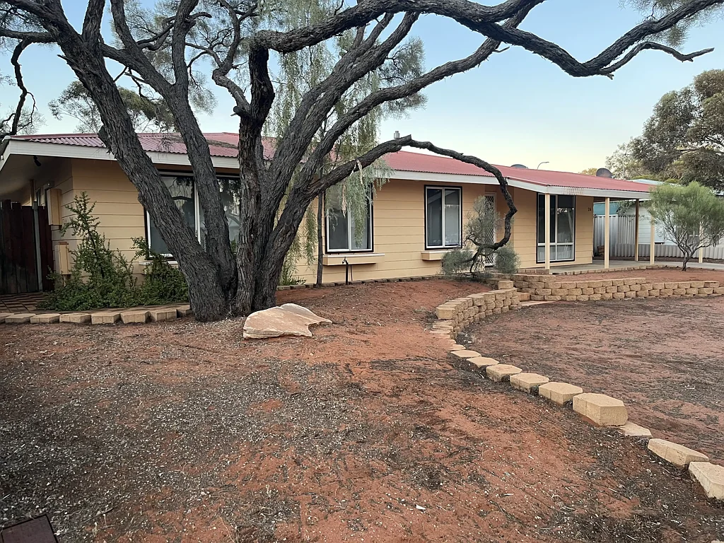 Roxby Downs 4ਬੈੱਡਰੂਮ Fantastic First Home or Investment Opportunity