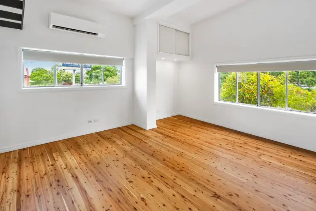 "UNDER APPLICATION" 
Looking for something unique with a touch of class?  Gorgeous unit with loft - just divine!