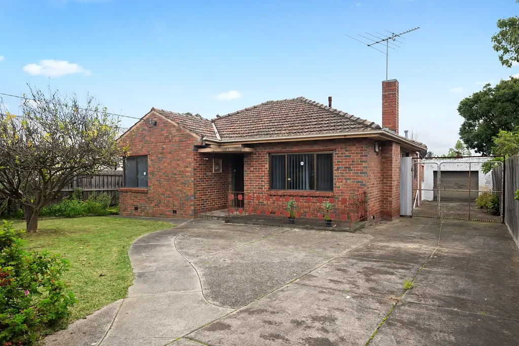 Reservoir 3 Slaapkamer Position, Potential and a Generous 696sqm Allotment