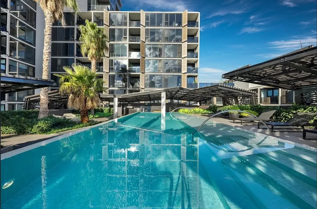 A contemporary and stylish apartment located in the heart of North Melbourne.