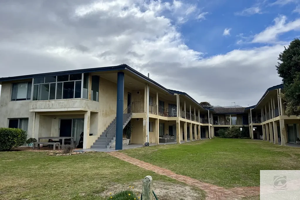 Beachfront Apartment in Prime Scarborough Location! 
HOME OPEN SATURDAY 04 JULY AT 11.15AM SHARP!