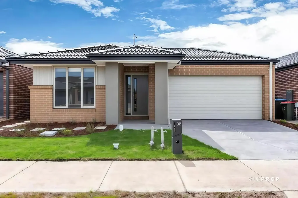 A Warm & Inviting Family Home in Upper Point Cook