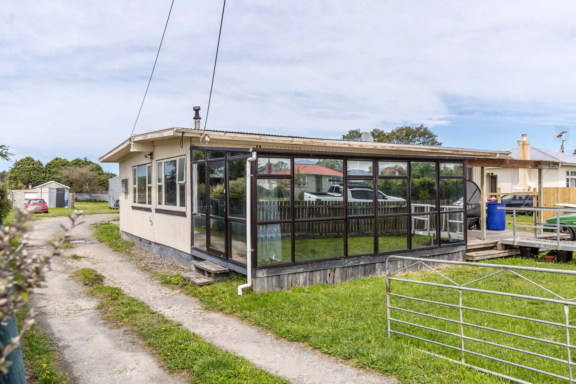 Masterton 2chambre Value and potential packed!