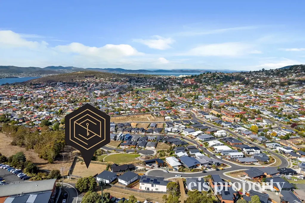 37 William Cooper Drive, New Town, TAS 7008