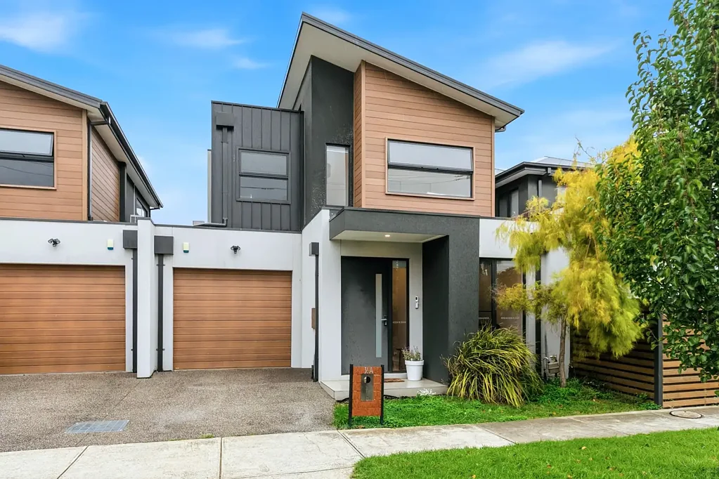 Maidstone 4침실 Contemporary Style Meets Absolute Convenience in the Inner West