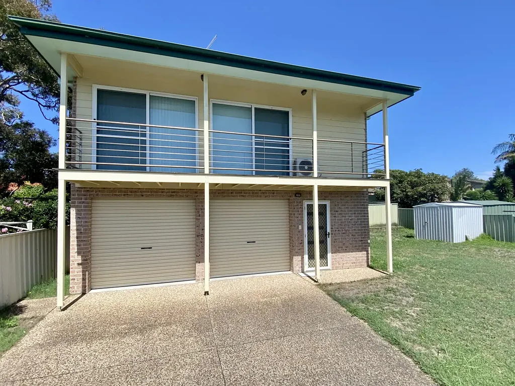 Tidy Fingal Bay Home!