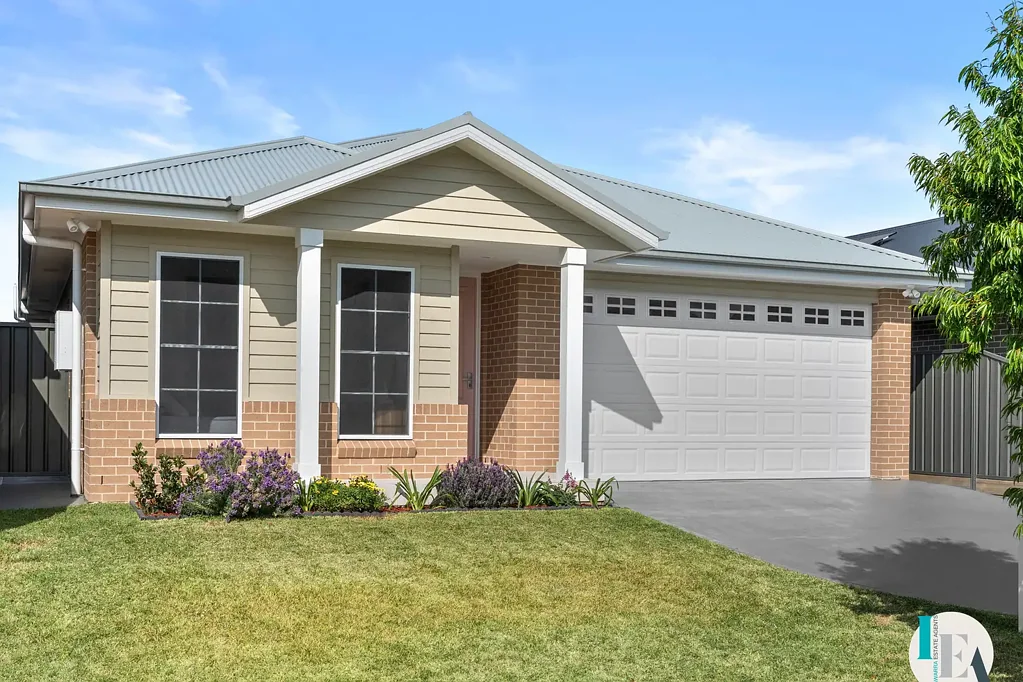 Horsley 4房  Peaceful Parkside Position - As New - Move in ready!