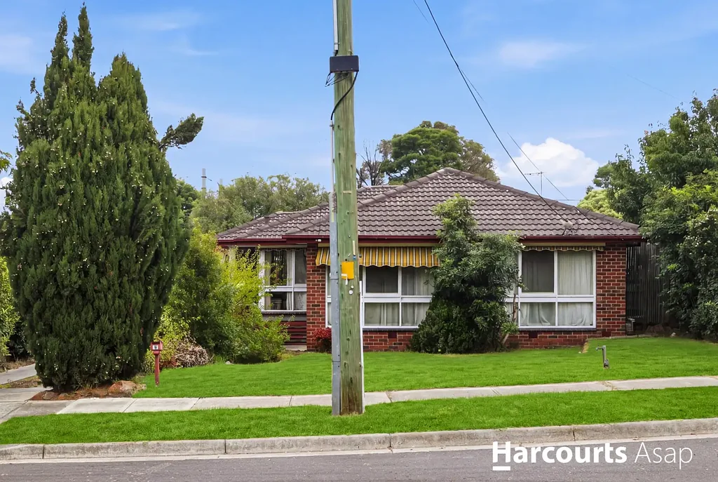 Narre Warren 3房  DEVELOPMENT OPPORTUNITY WITH COUNCIL APPROVAL FOR 3 TOWNHOUSES!