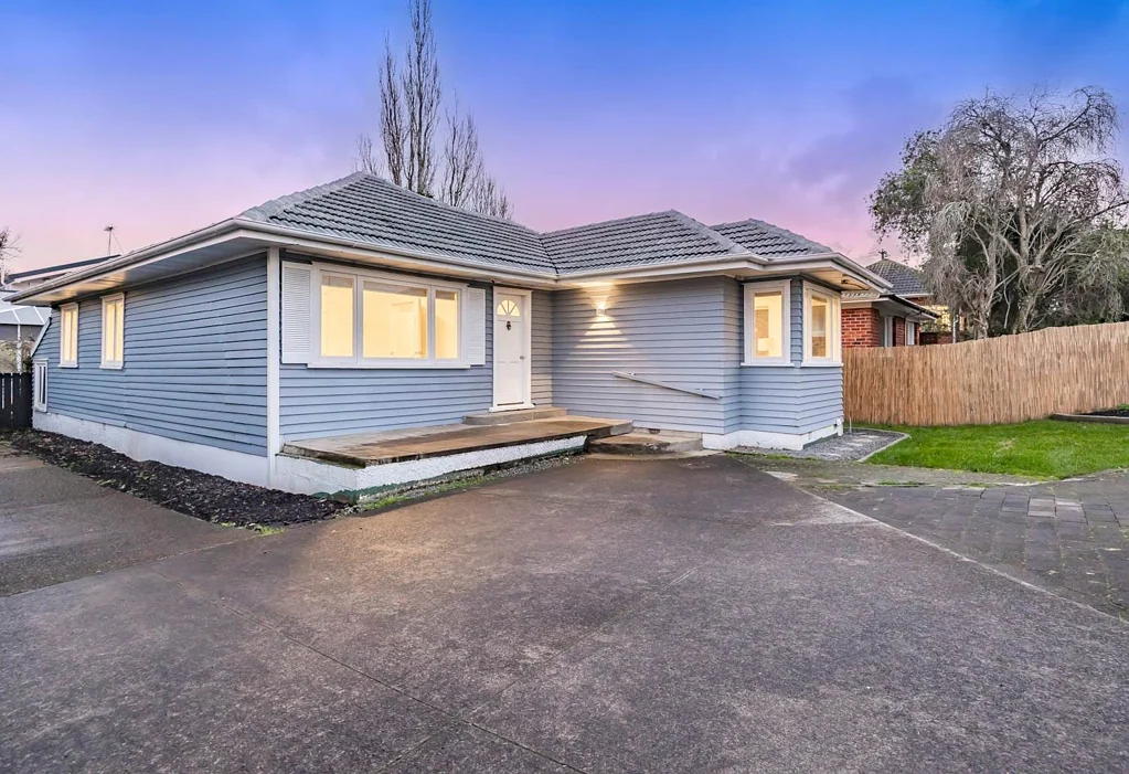 Spacious & Stylish 4-Bedroom Home in the Heart of Takapuna