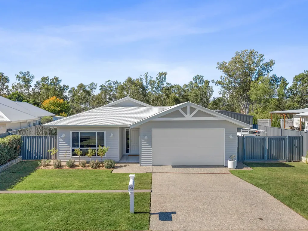 Emerald 4Zimmer Where Hamptons Luxury Meets Peaceful Family Living