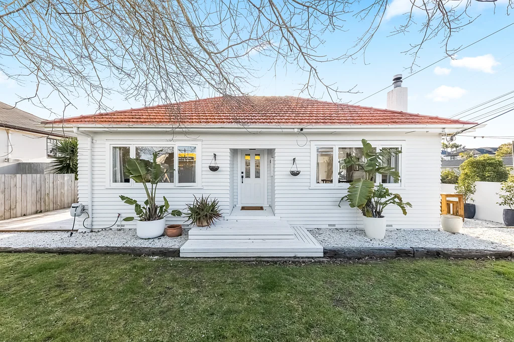 Forrest Hill 3 Slaapkamer Masterful Recreation - Charming Character Home