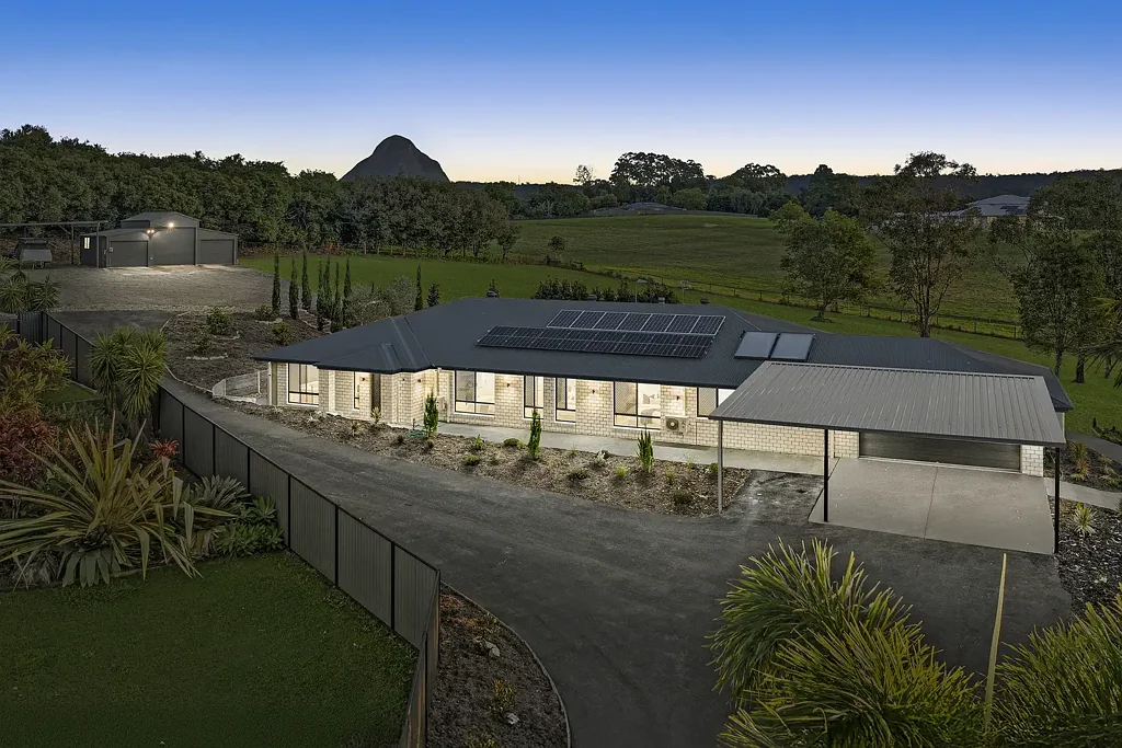Beerwah 4ห้องนอน Elevated Acreage Living with an Exceptional Outlook