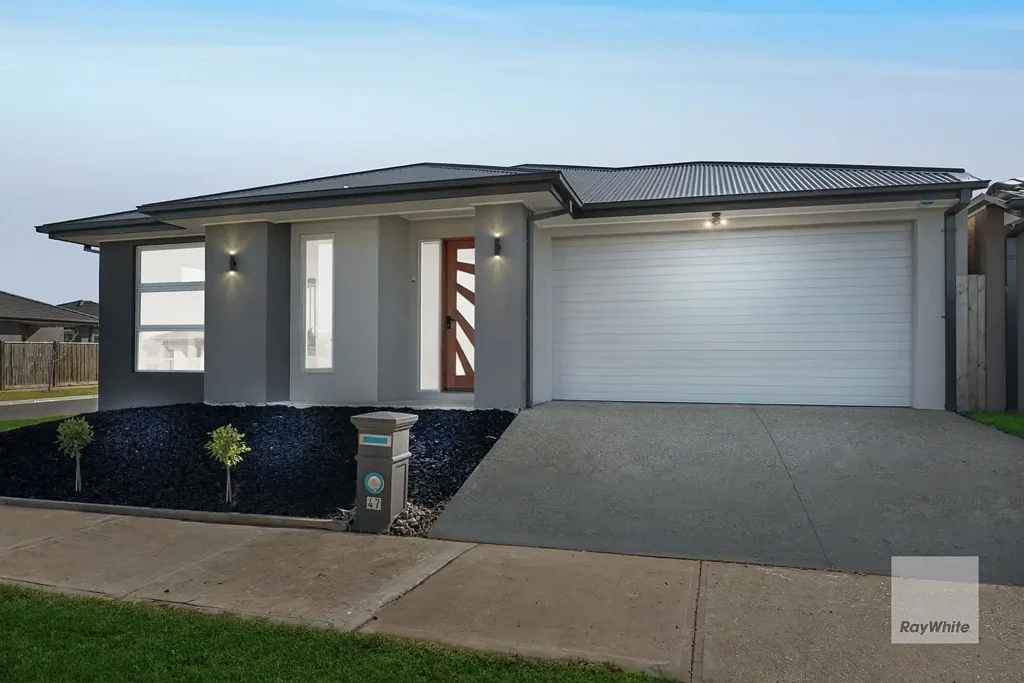 Wyndham Vale 4 Bedroom DISCOVER YOUR DREAM RESIDENCE IN WYNDHAM VALE!