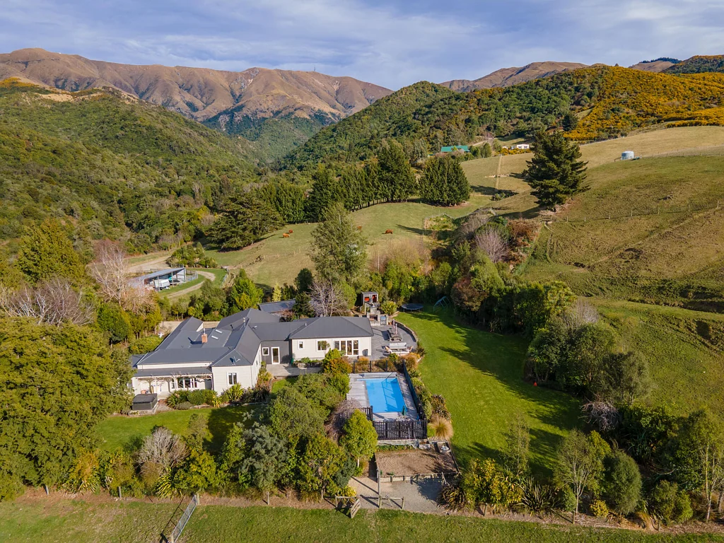 Hunter 4Zimmer Mt Michael Homestead