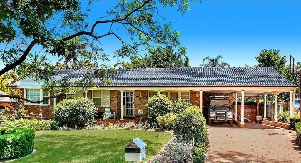 5-Bedroom Home with Outdoor Swimming Pool
