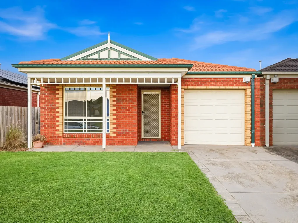 Spacious Family Living in a Quiet Court Location