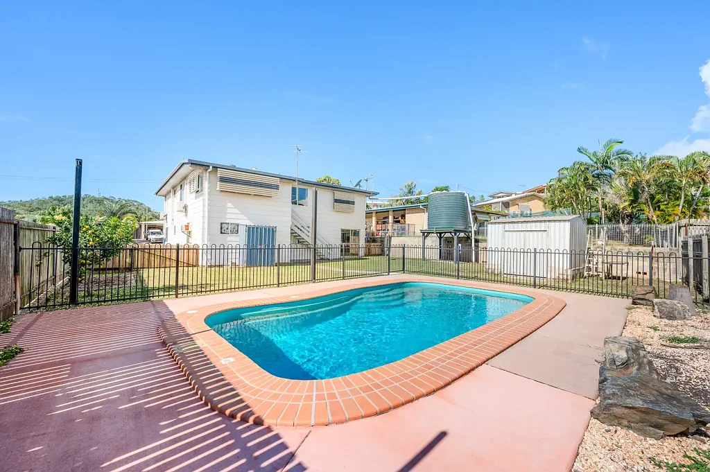 Kin Kora 4chambre Ideal Family Living with a Pool in Kin Kora