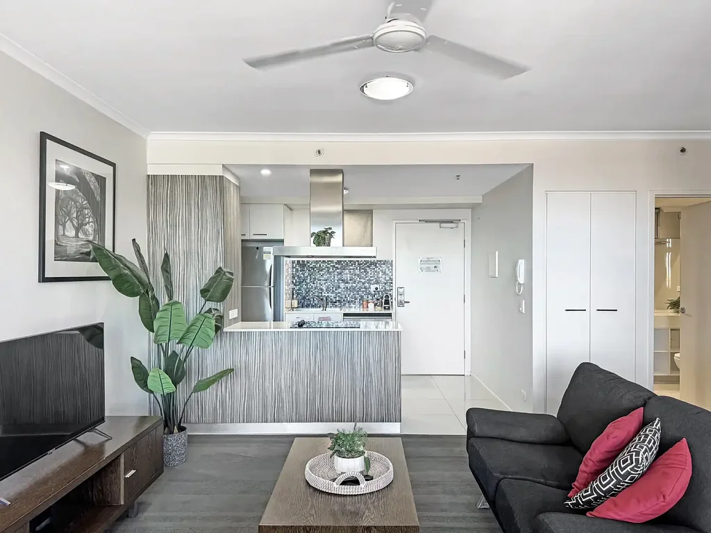 Darwin City 1房  Prime CBD Investment with Exceptional Short-Stay Appeal - Level 6 Opportunity