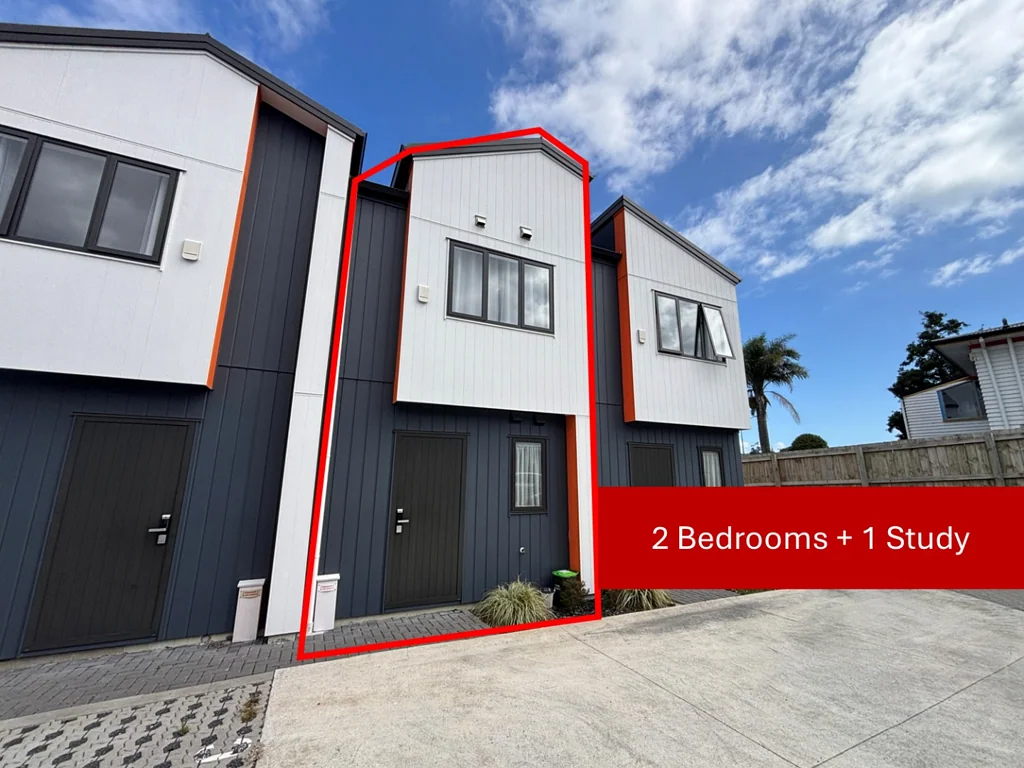 Howick 2 bedroom + 1 study convenience residence