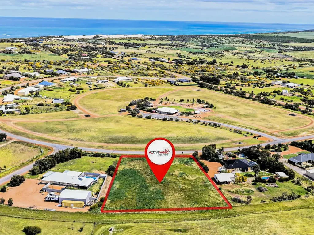 23 Redcliffe Concourse, White Peak, WA 6532