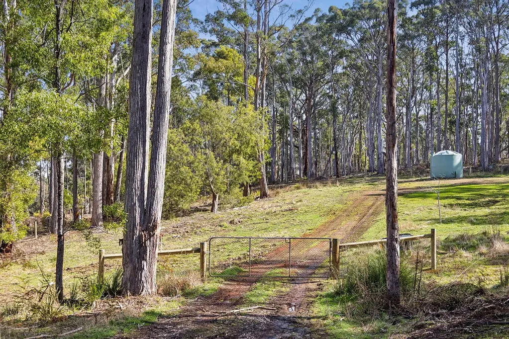75 Back Settlement Road, Korweinguboora, VIC 3461