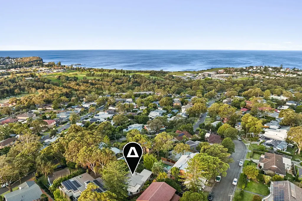 Warriewood 4Zimmer Sprawling 1094 sqm Block With Elevated Northerly Ocean Views and Endless Potential