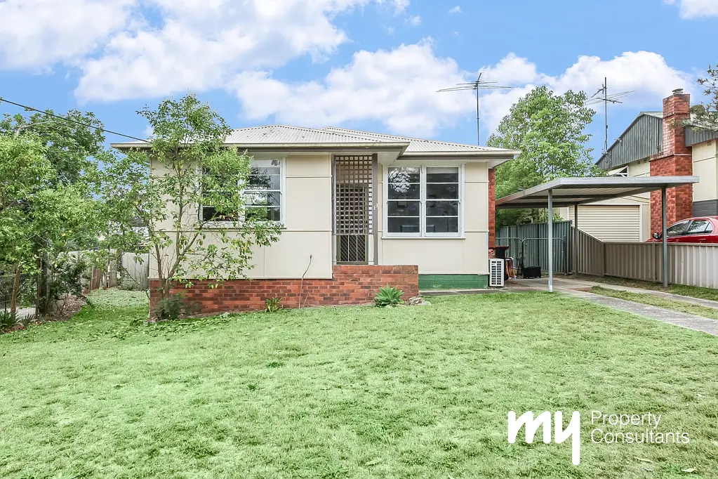 13 Burrawong Crescent, Elderslie, NSW 2570