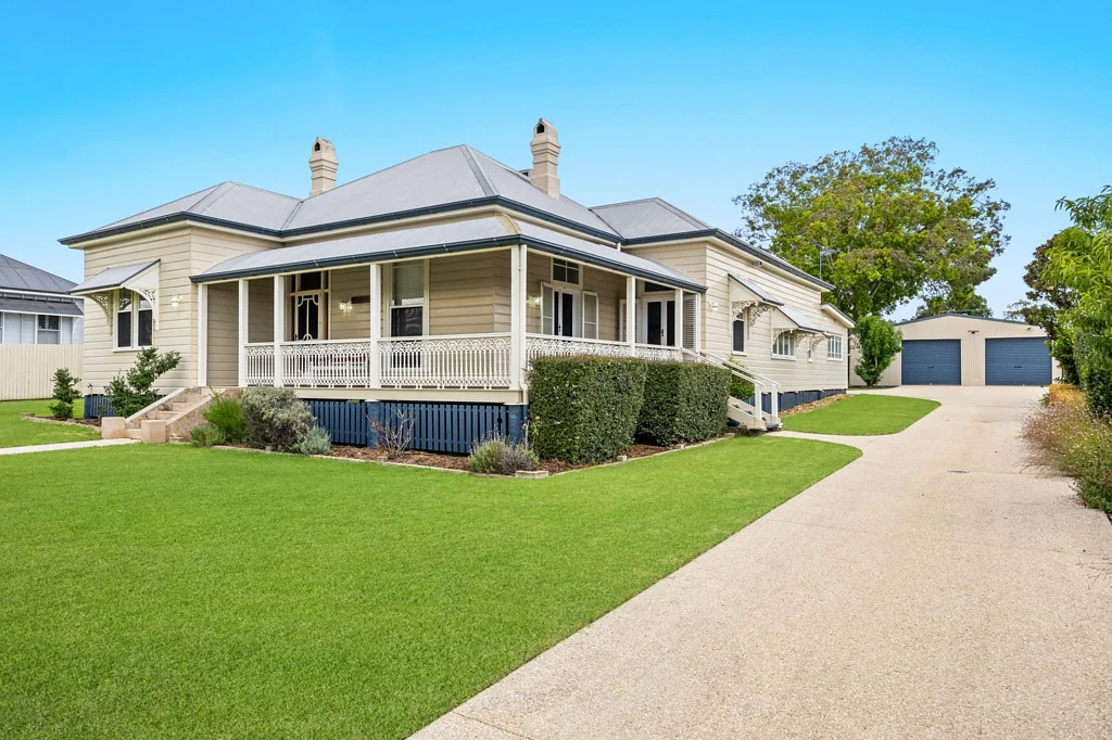 63 Gore St, Warwick, QLD 4370