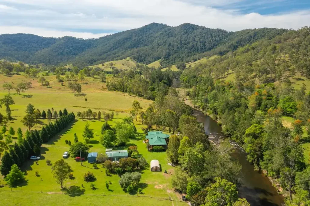 Yarras RETREAT ON THE RIVER