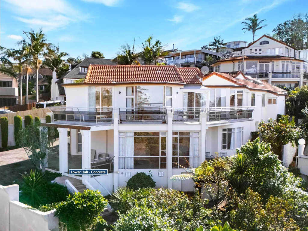 Browns Bay 4બેડરૂમ Beachfront Reno Opportunity – Tradie’s Dream!
