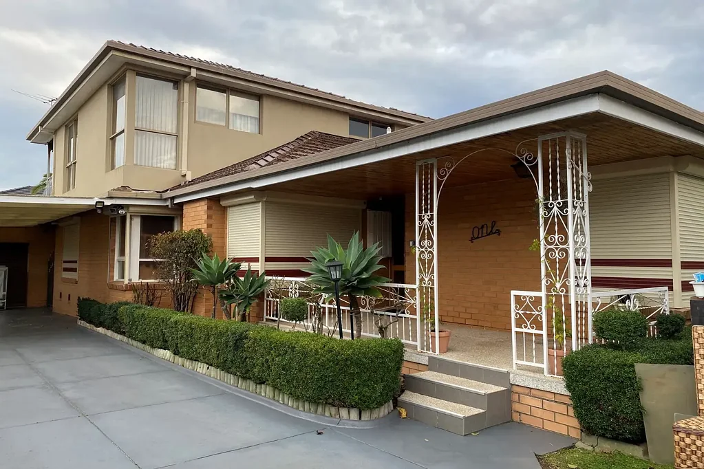 Spacious Living, Double Storey 4 Bedroom Home In A Prime Location!!!!