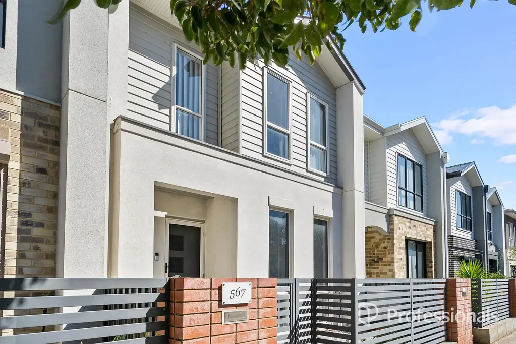 Midvale 4બેડરૂમ MODERN, VERSATILE AND SURPRISINGLY SPACIOUS