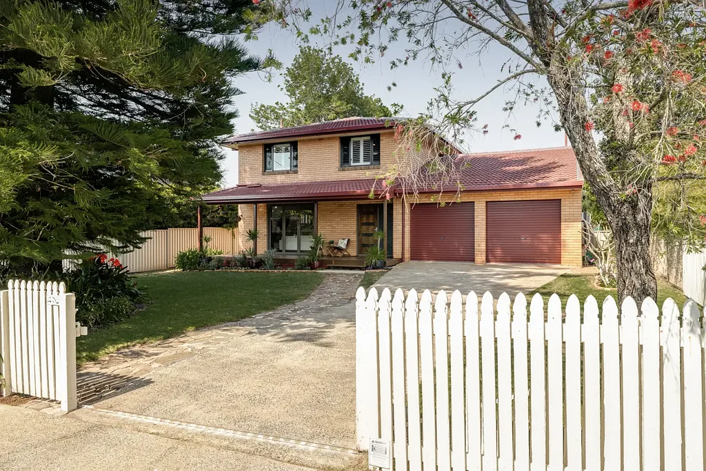 30 Stuart Street, Mount Lofty, QLD 4350