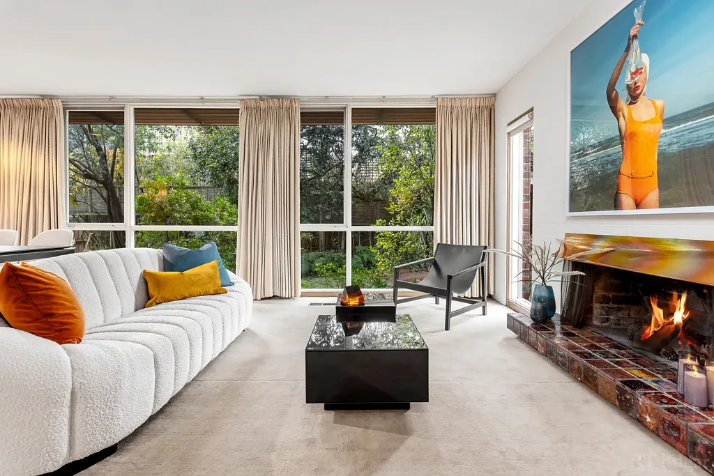 Kew 4chambre Rare Single - Level Living by Melbourne’s Architectural Masters