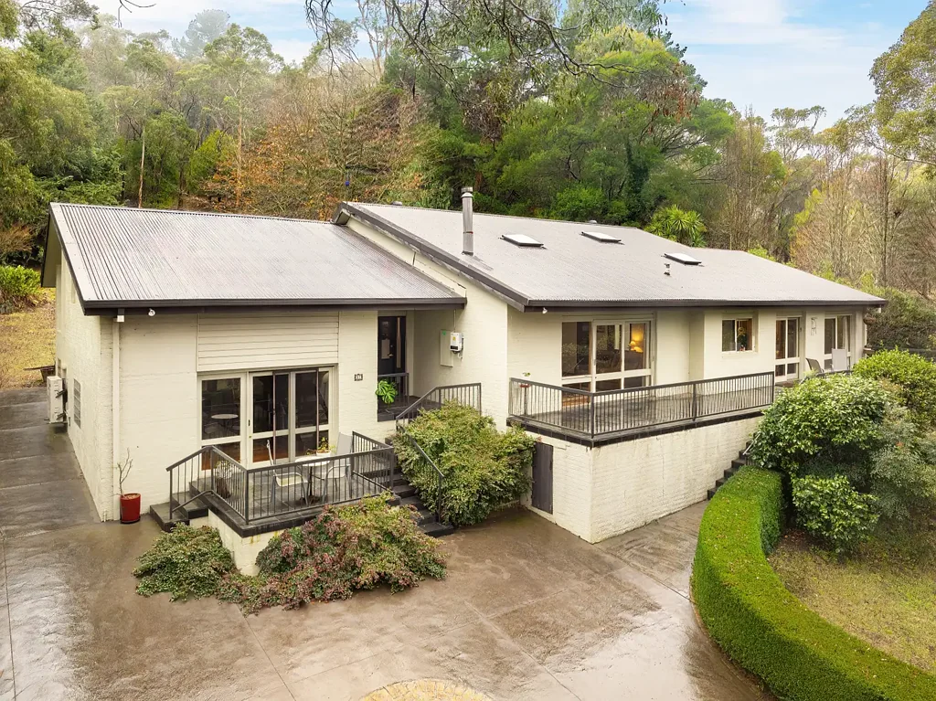 37 Taylors Road, Mount Macedon, VIC 3441