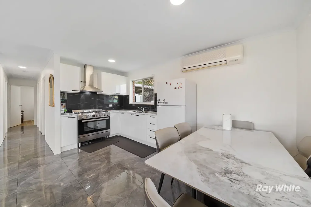 Kingston 3 Bedroom FULLY RENOVATED HOME + WALK TO 3 SCHOOLS & A PARK!