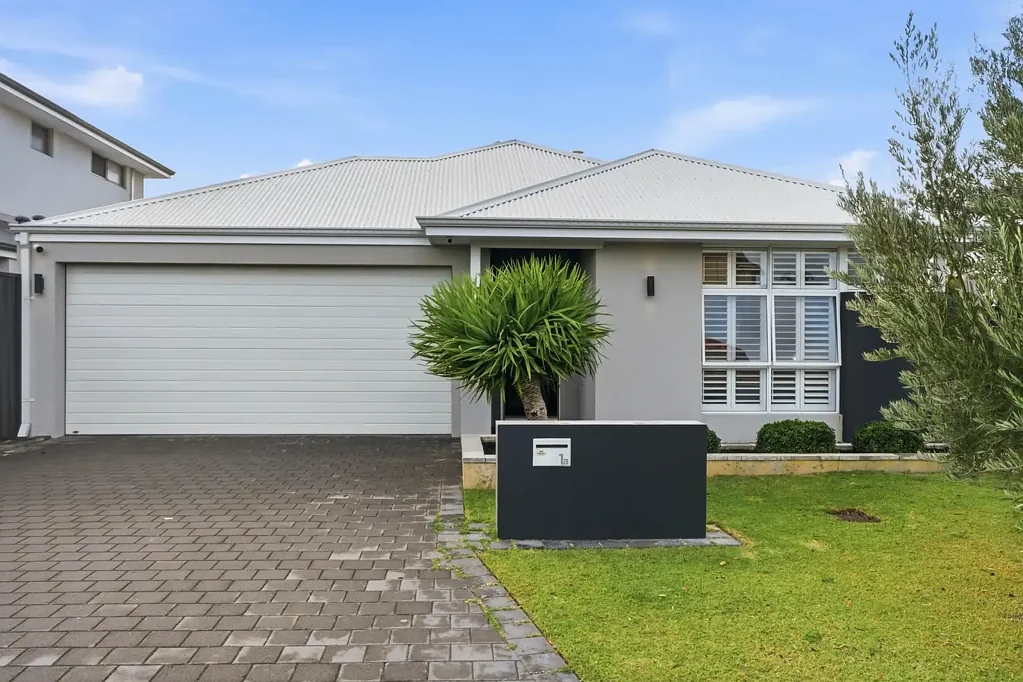Mullaloo 4房  Contemporary Living, Coastal Convenience