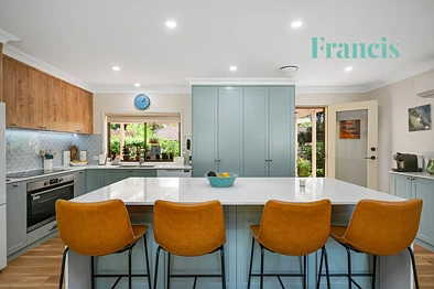 Isabella Plains 3ਬੈੱਡਰੂਮ RARE| Immaculate Renovated Single Level Townhouse |137m2 Internal Living